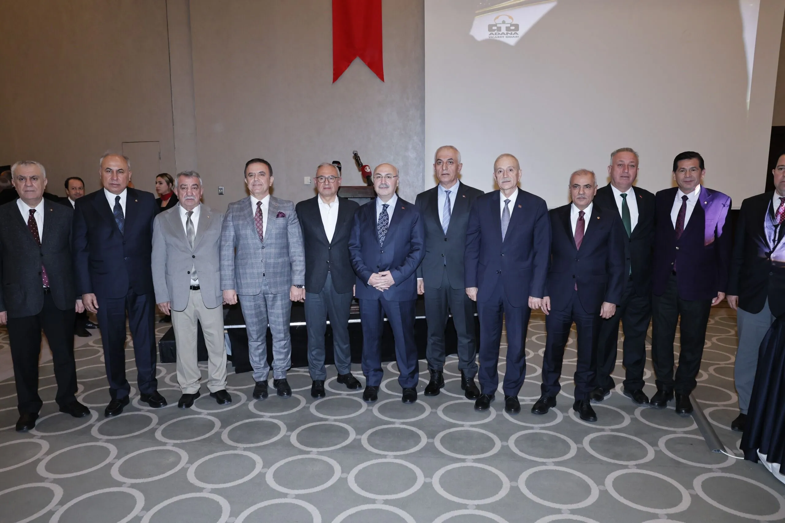 Vali Yavuz Selim Köşger’e Adana’dan veda yemeği