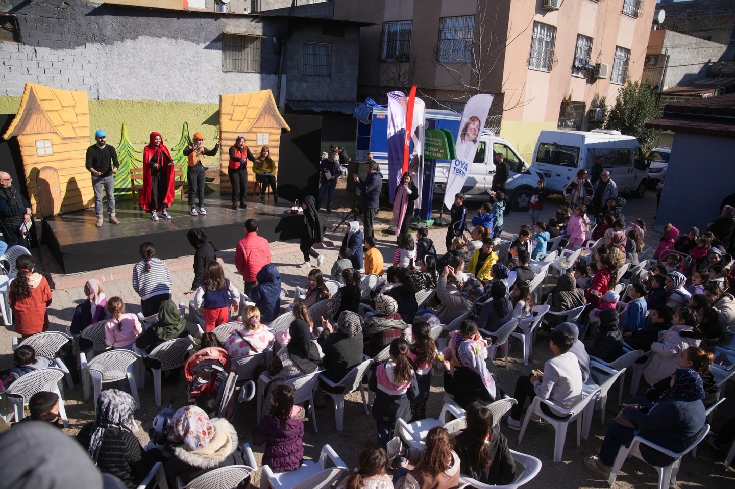 Seyhan Belediyesi, tiyatroyu mahallelere taşıdı