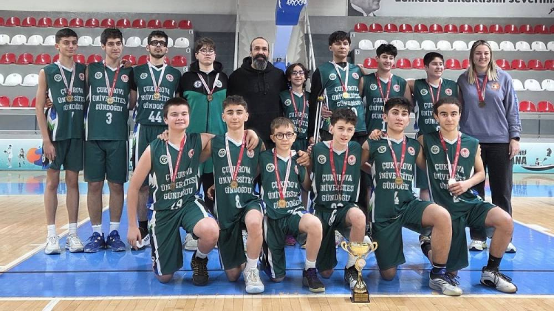 Çukurova Üniversitesi U-14 Basketbol Takımı namağlup şampiyon