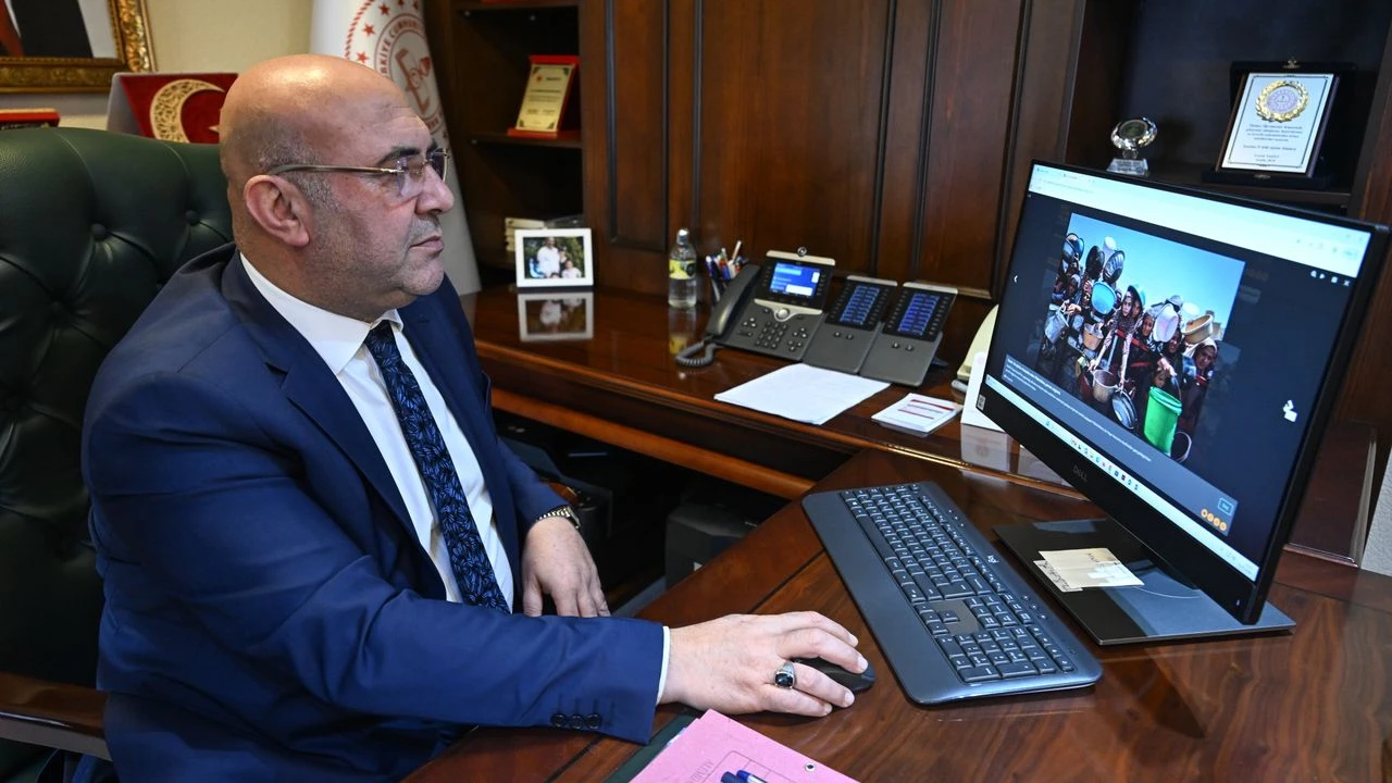 Adana İl Milli Eğitim Müdürü Aras, AA'nın 'Yılın Kareleri' oylamasına katıldı