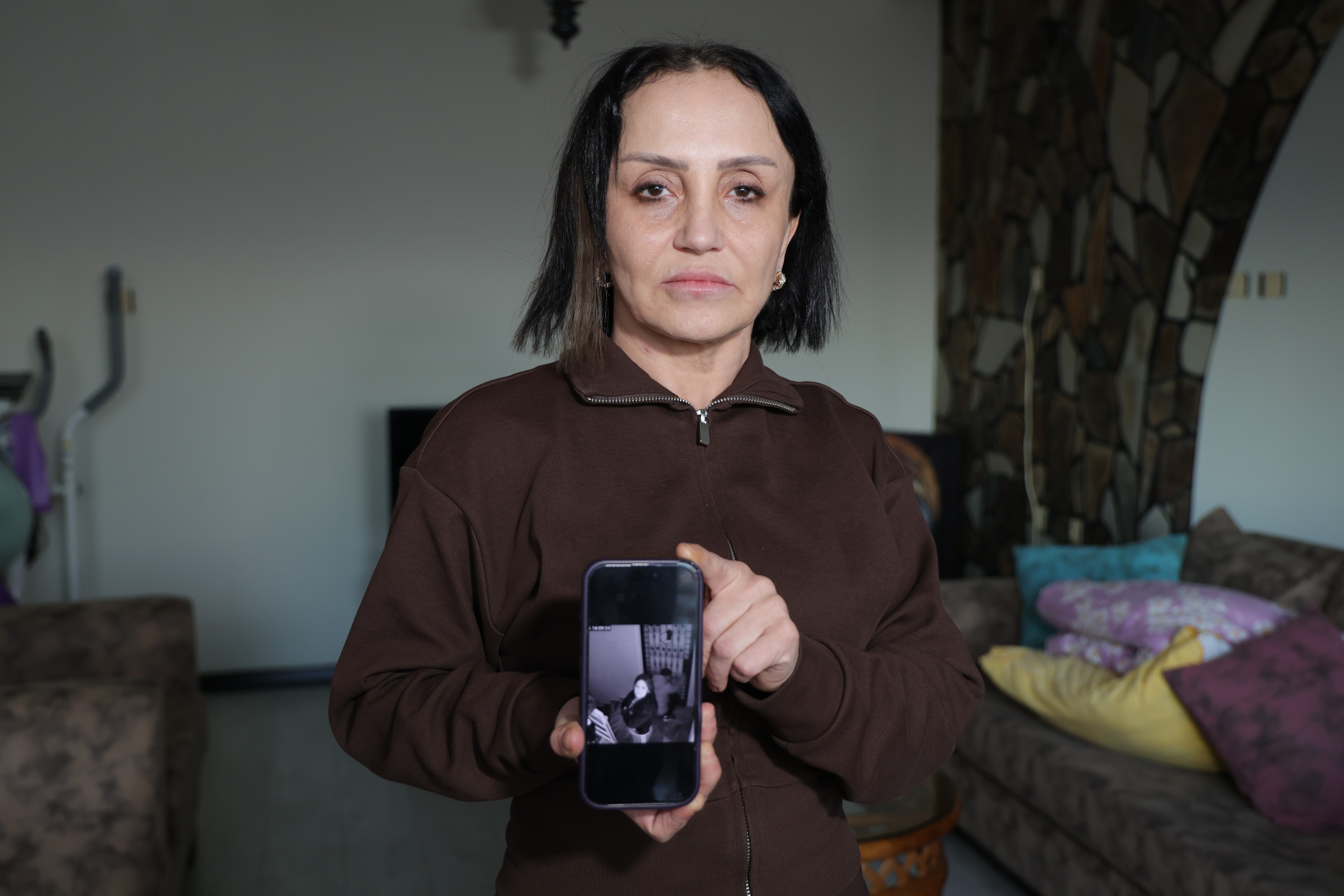 Boşanmaya çalıştığı eşi, yapmadığını bırakmadı