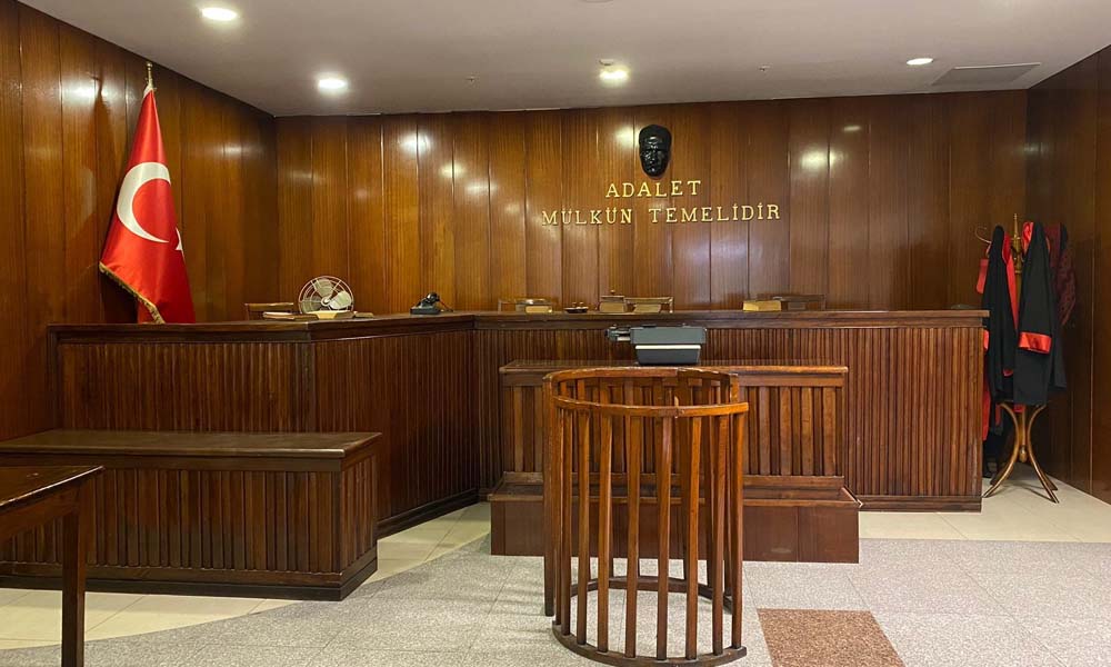 Adana’da erkek arkadaşını bıçaklayan sanığa 10 yıl 6 ay 3 gün hapis cezası