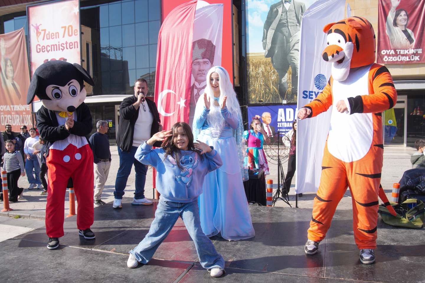 Seyhan Belediyesinden çocuklara unutulmaz tatil şenliği