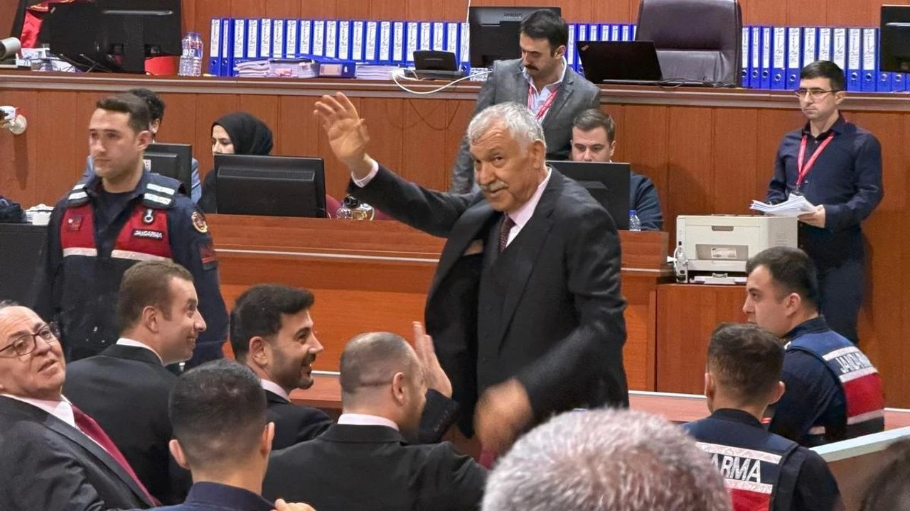 Silivri duruşmasında Zeydan Karalar savunmasını yapmaya başladı