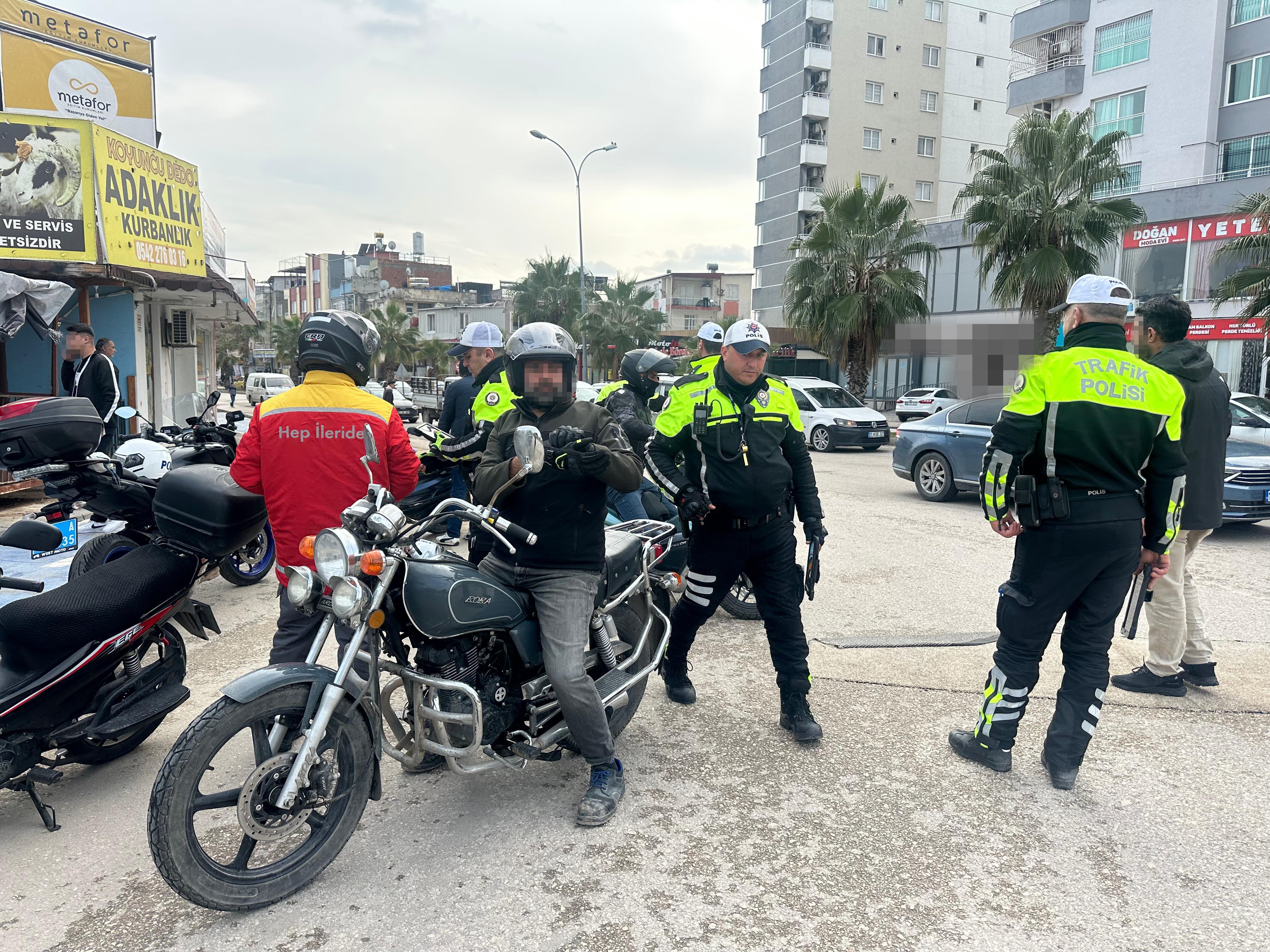 Polis bir günde 228 motosiklet sürücüsüne 1,2 milyon lirayı aşan ceza kesti