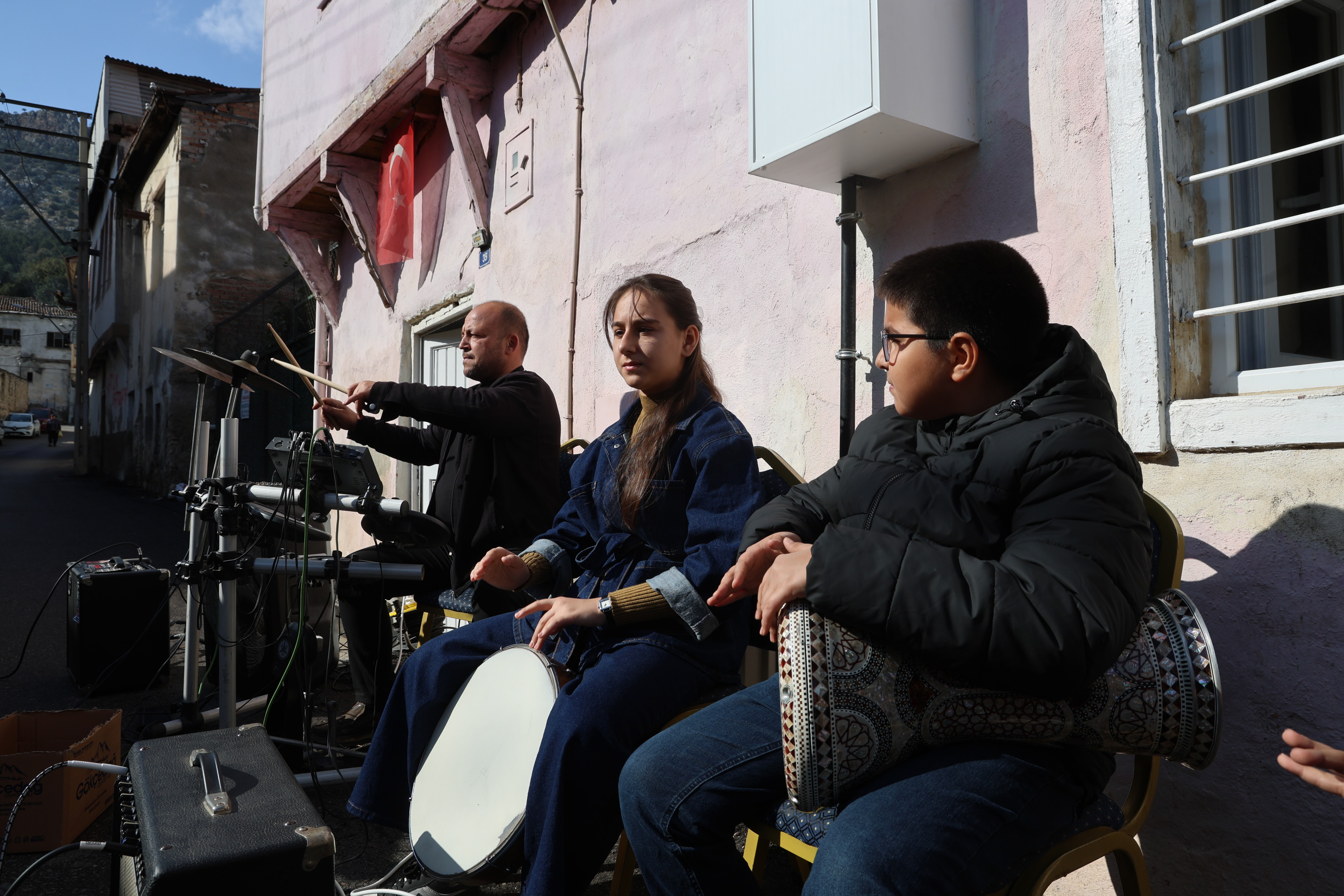 Barış Manço, çocukluğunun geçtiği Kozan’da anıldı