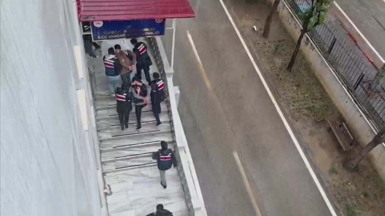 Adana'da 'Altınyüzük' çetesine operasyon: 8 şüpheli yakalandı