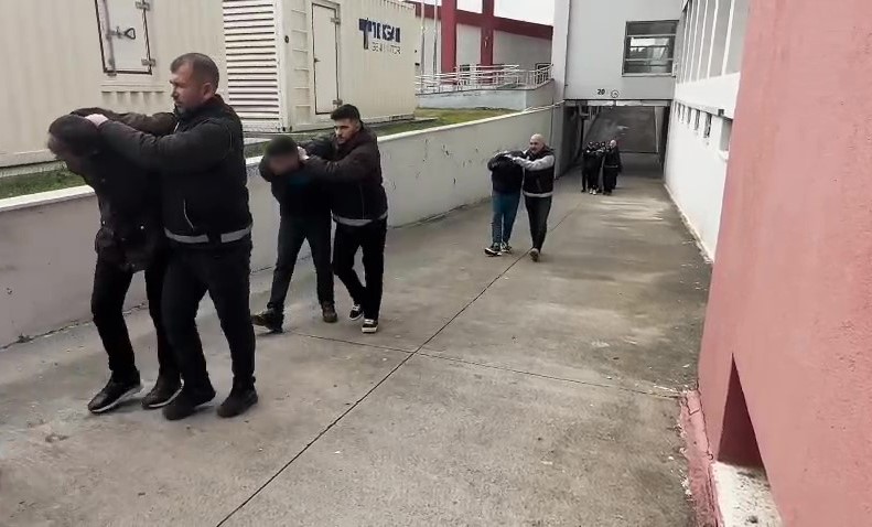 Adana'da torbacı operasyonu: 7 kişi tutuklandı