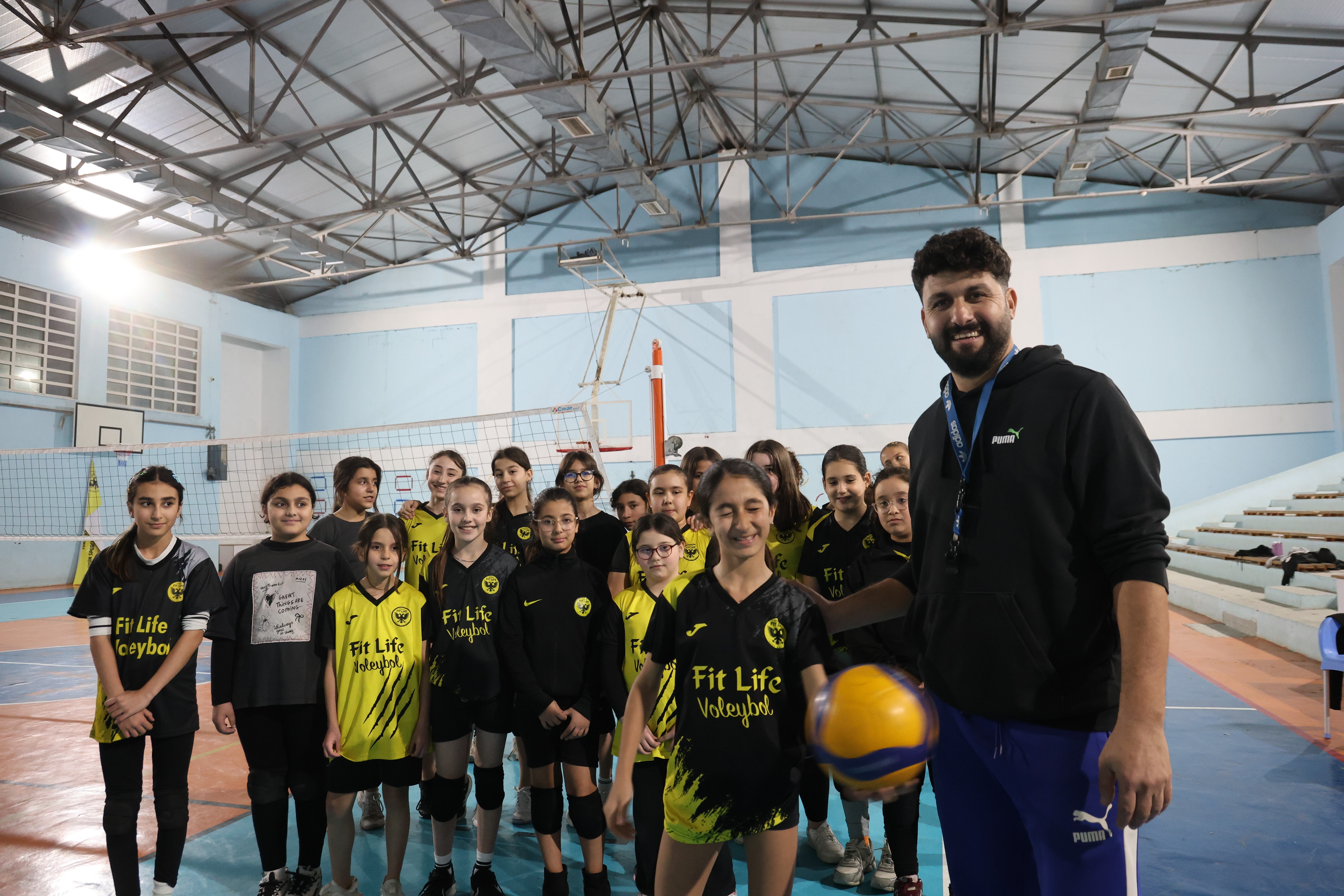 Depremden kurtuldular, sporla hayata tutundular