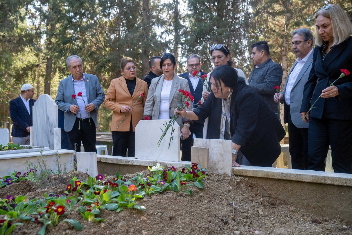 Geçen yıl hayatını kaybeden meclis üyesi 1. yıldönümünde anıldı