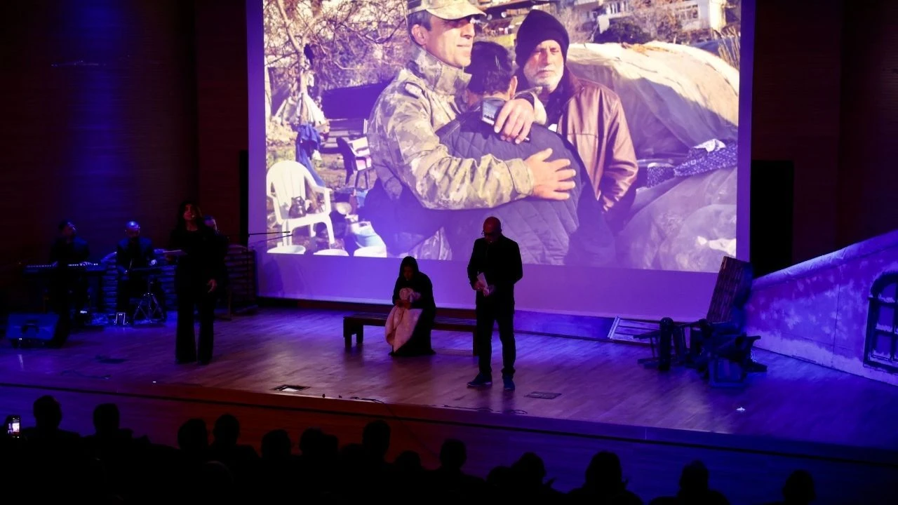 6 şubat depremlerinde hayatını kaybedenler Adana Müzesi’nde anıldı