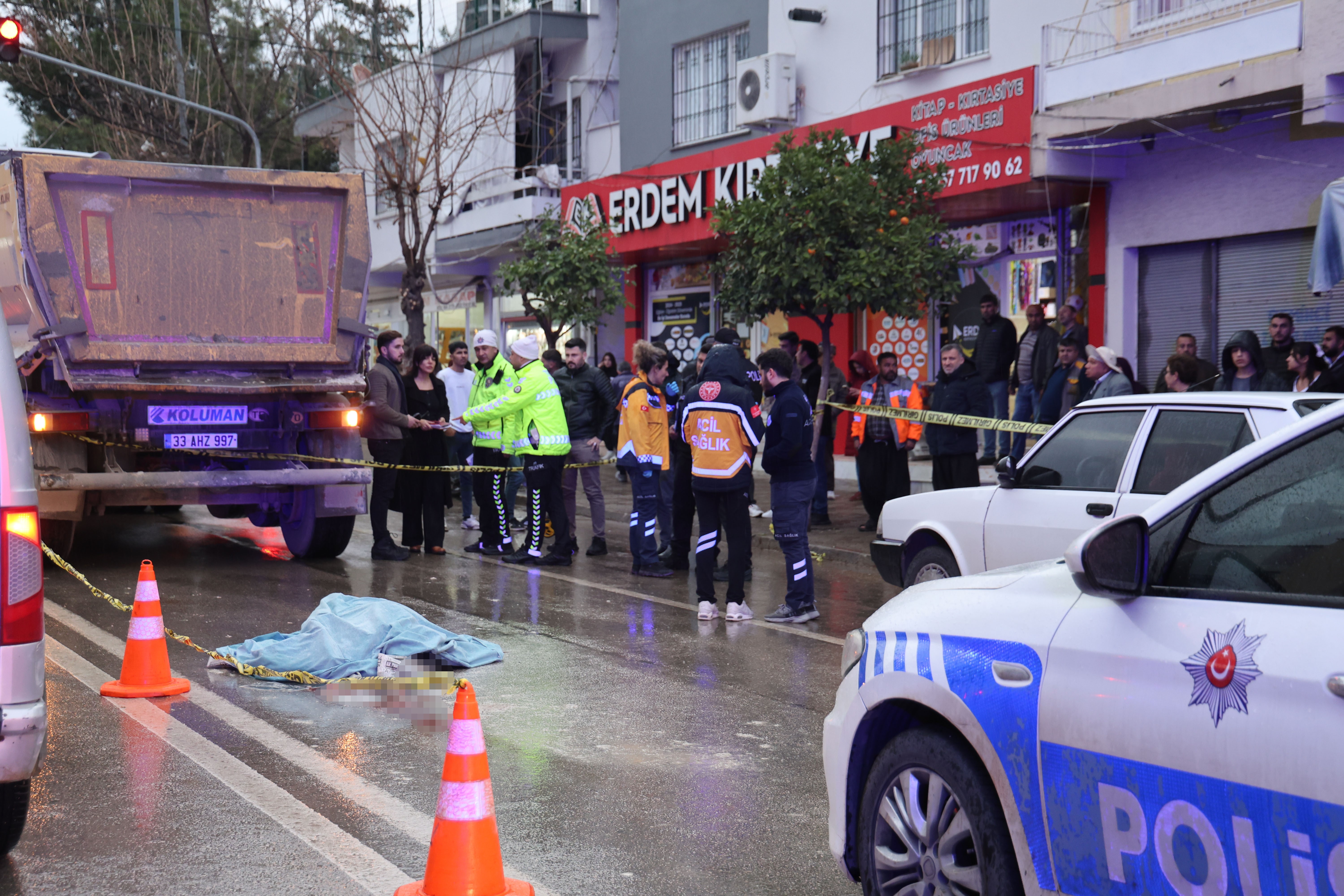 Kozan’da feci kaza: 86 yaşındaki yaya kamyonun altında can verdi