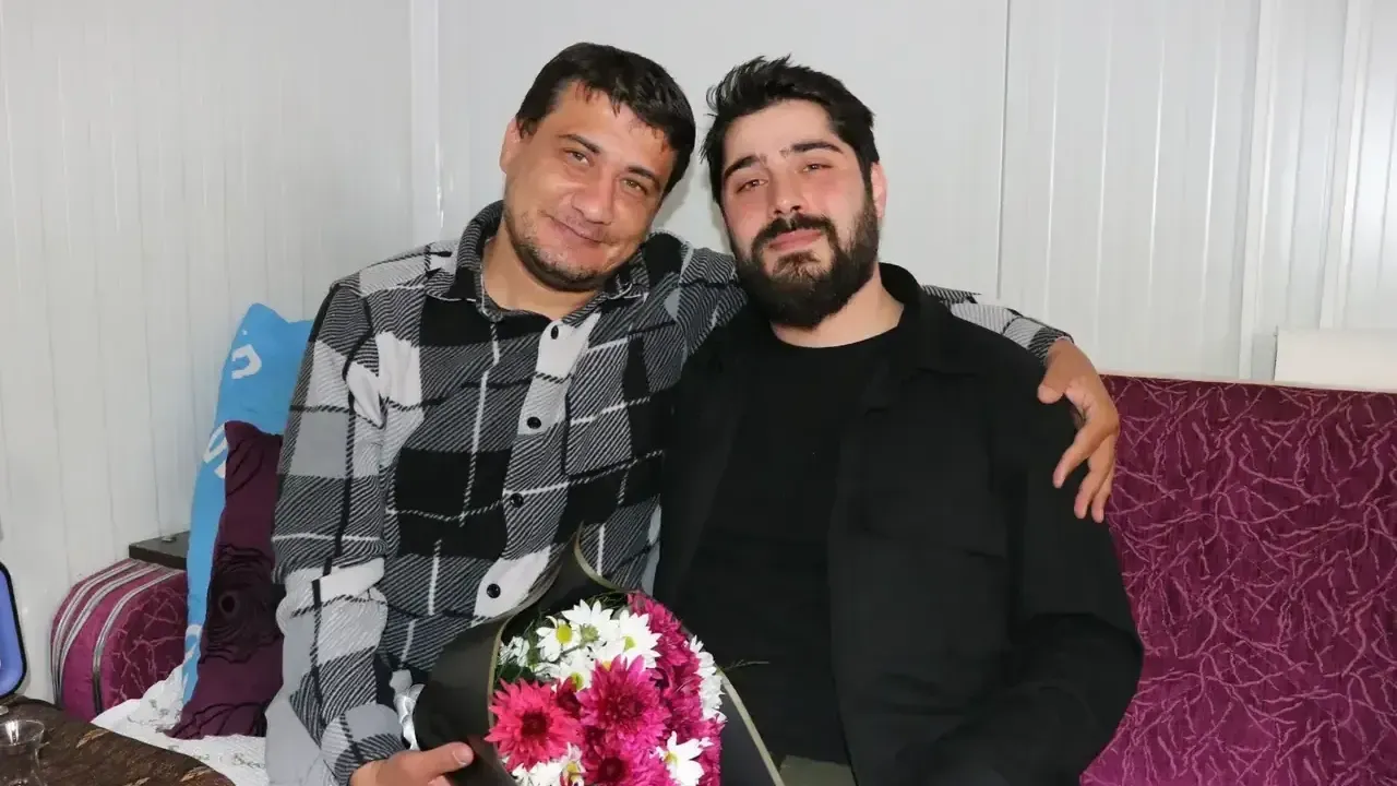149 saat sonra hayata tutunan Esmergil, kurtarma ekibiyle 3 yıl sonra Adana’da buluştu