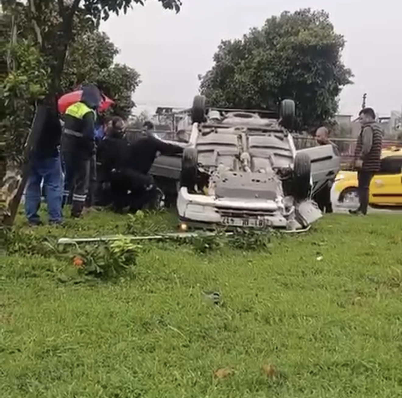 Otomobil takla attı: 1 kişi yaralandı