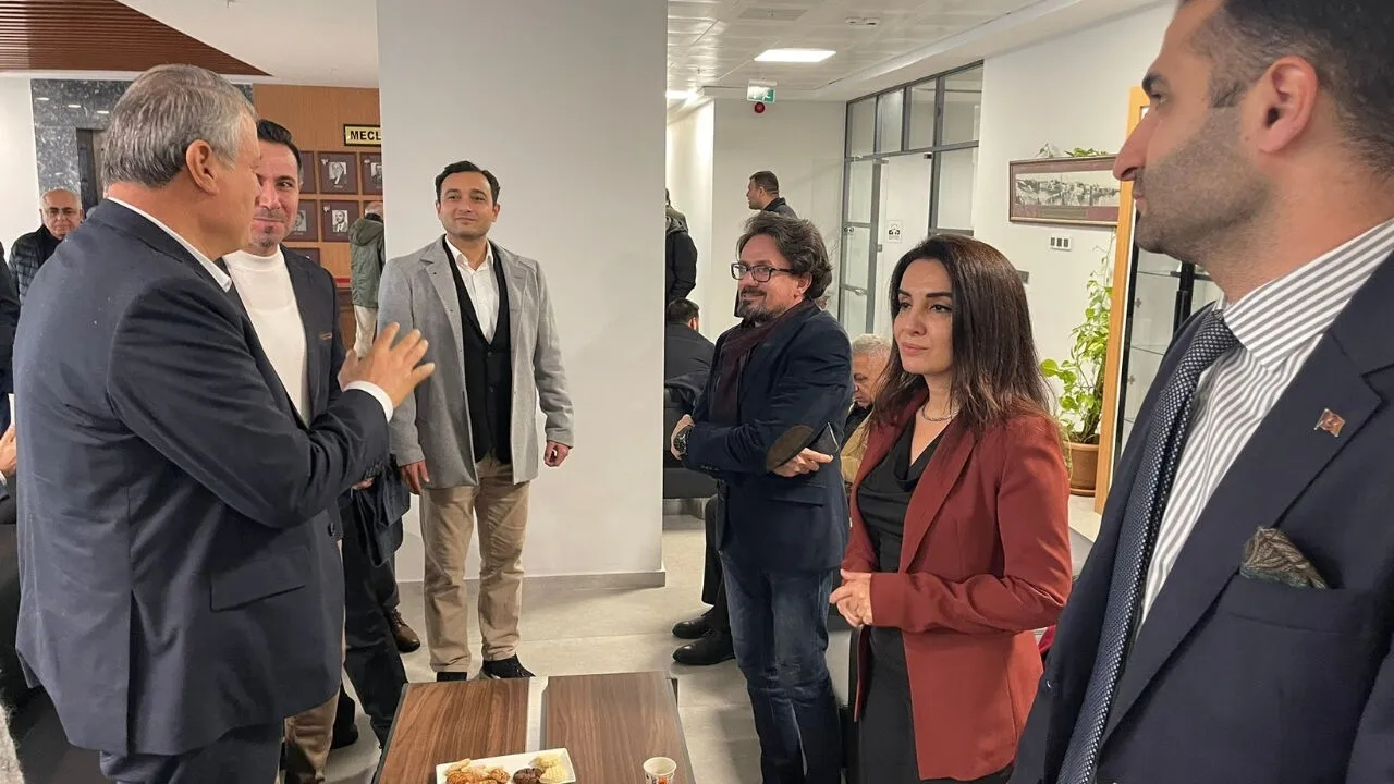 MMO Adana Şubesi Genel Kurulu’na CHP’li vekillerden destek