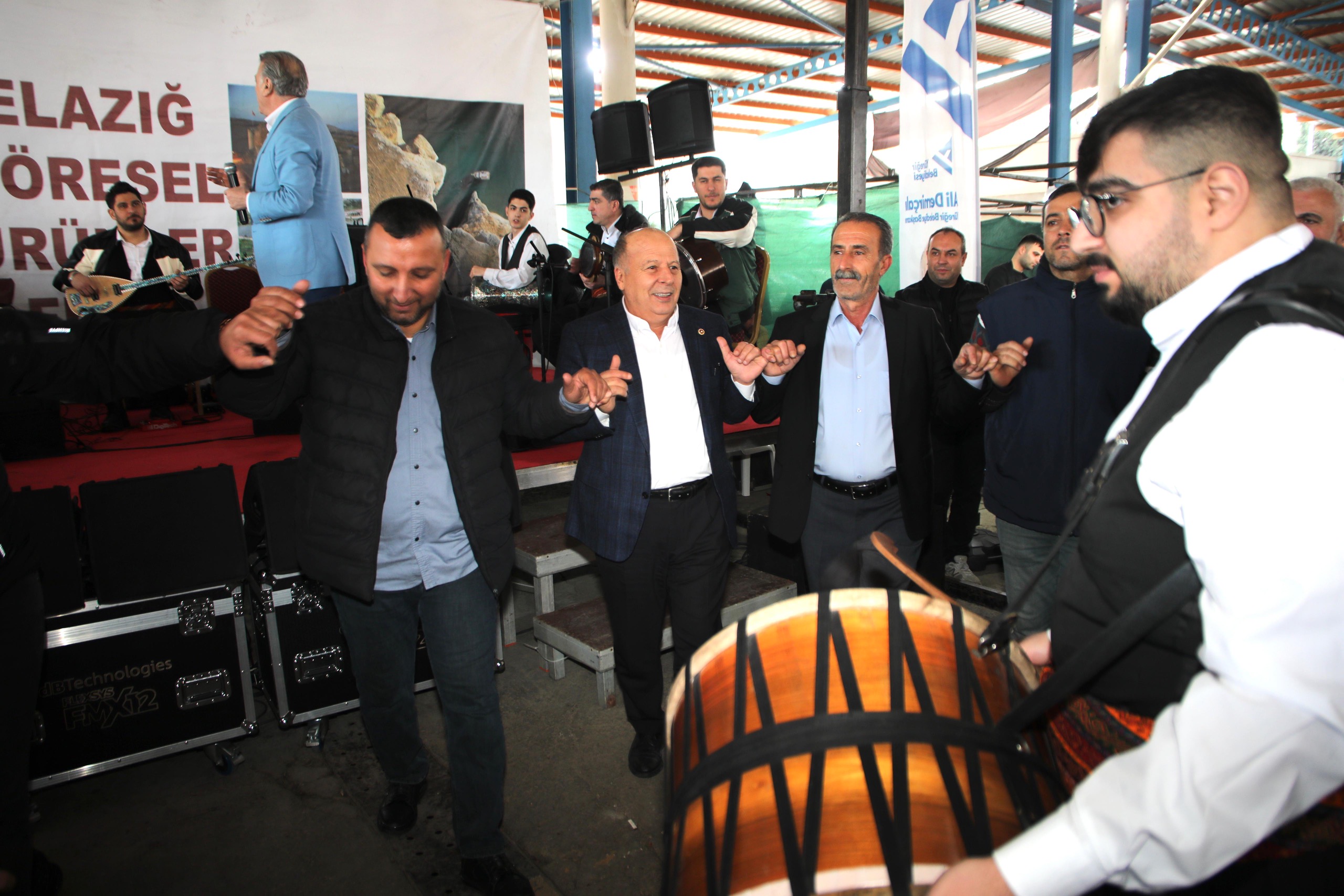 Yüreğir’de Elazığ rüzgârı esti