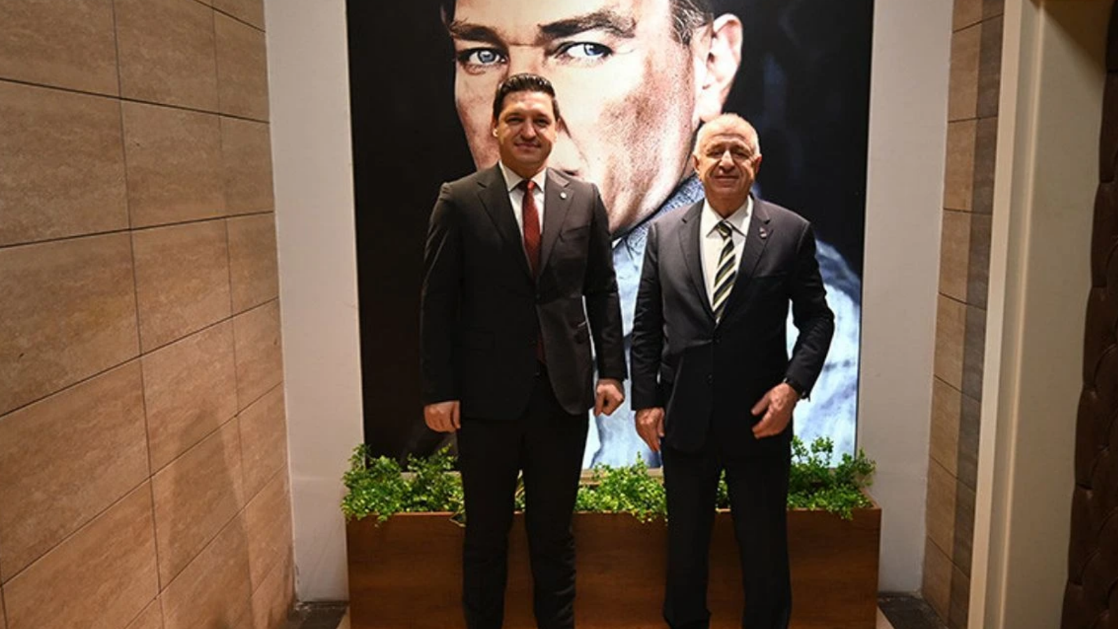 Ümit Özdağ Adana Barosu’nu ziyaret etti