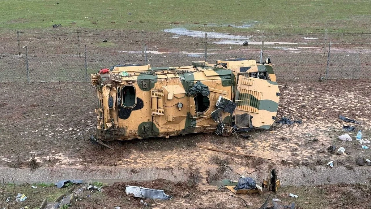 Tarsus-Adana-Gaziantep Otoyolu’nda askeri araç şarampole savruldu, 10 asker yaralandı