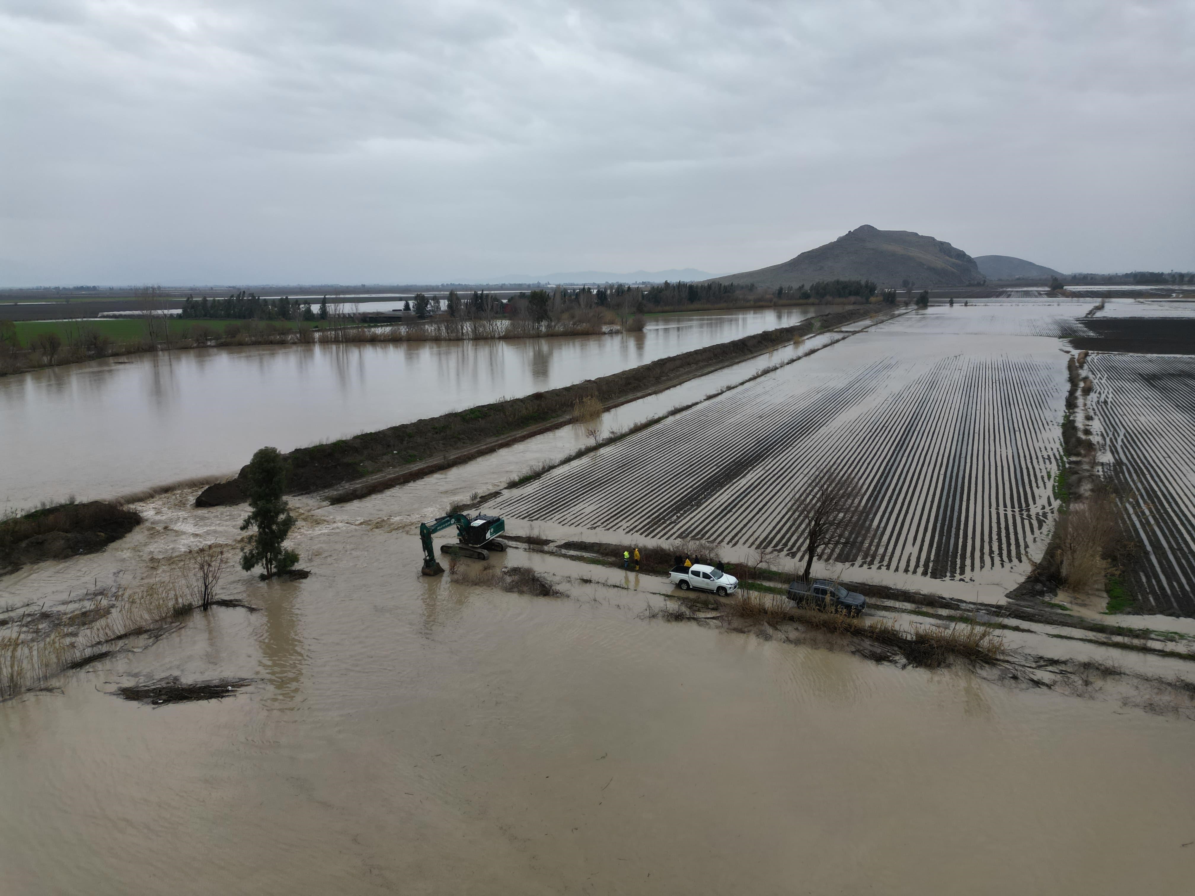 Kozan'da sağanak taşkınlara yol açtı