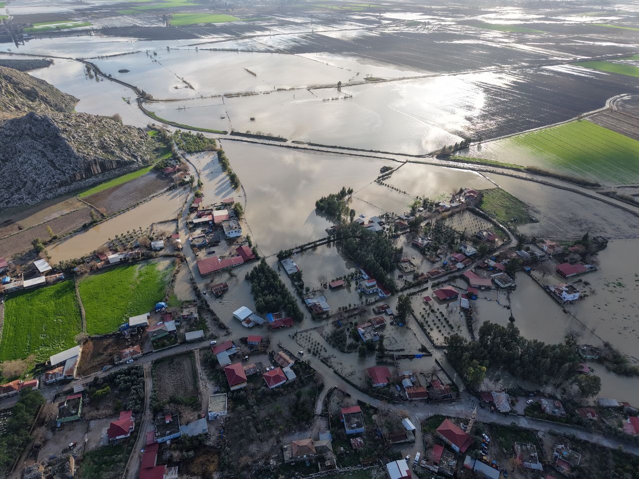 Adana'da afetin boyutu havadan görüntülendi