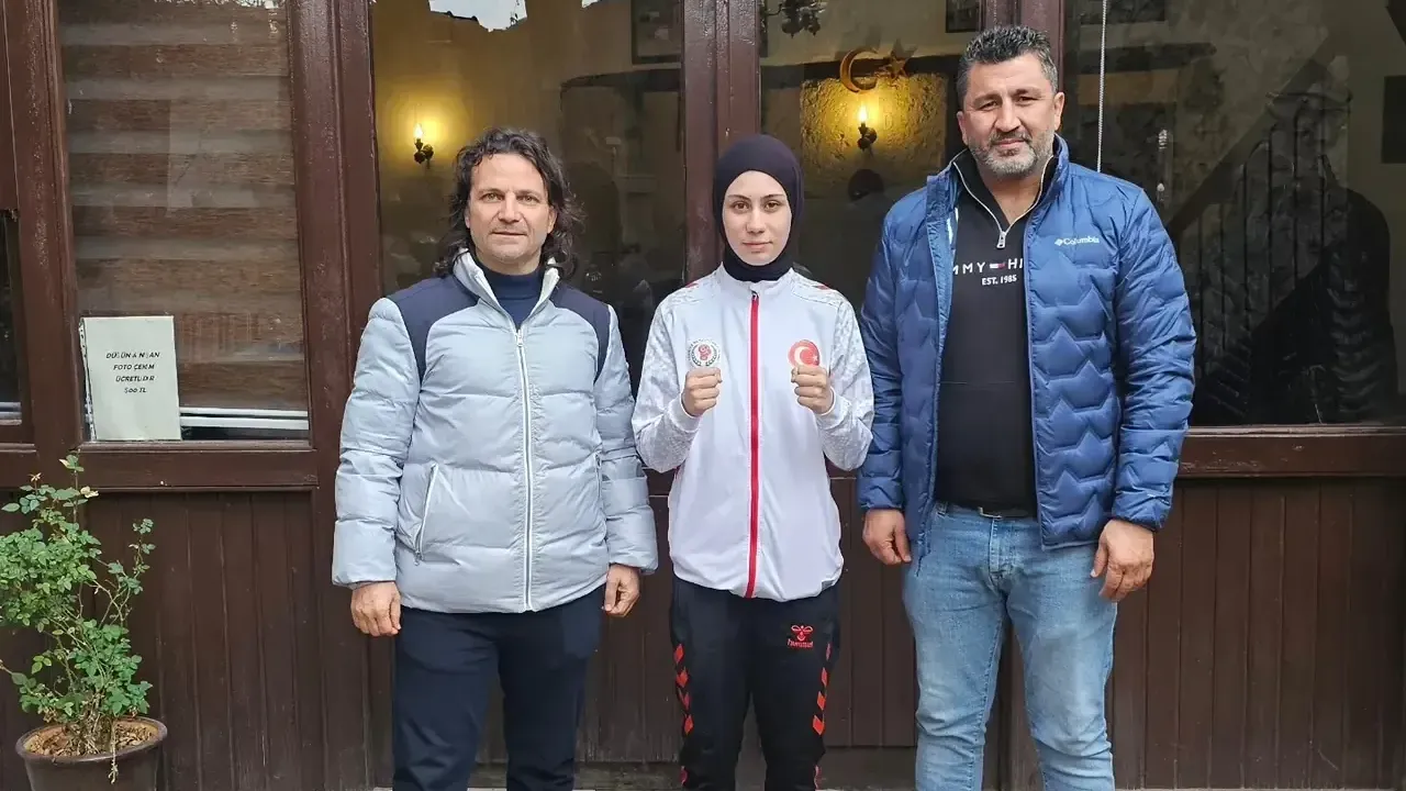 Kozanlı Azra Nur Çetin U19 Milli Takım kampına davet edildi