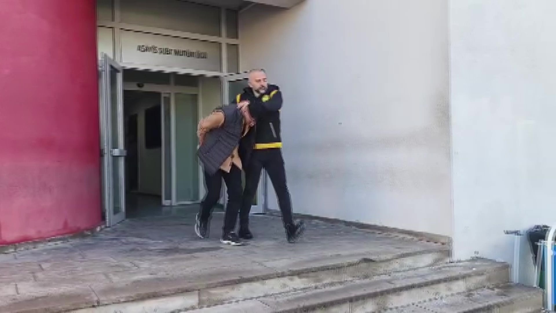 Motosiklet çaldılar, gezerken yakalandılar