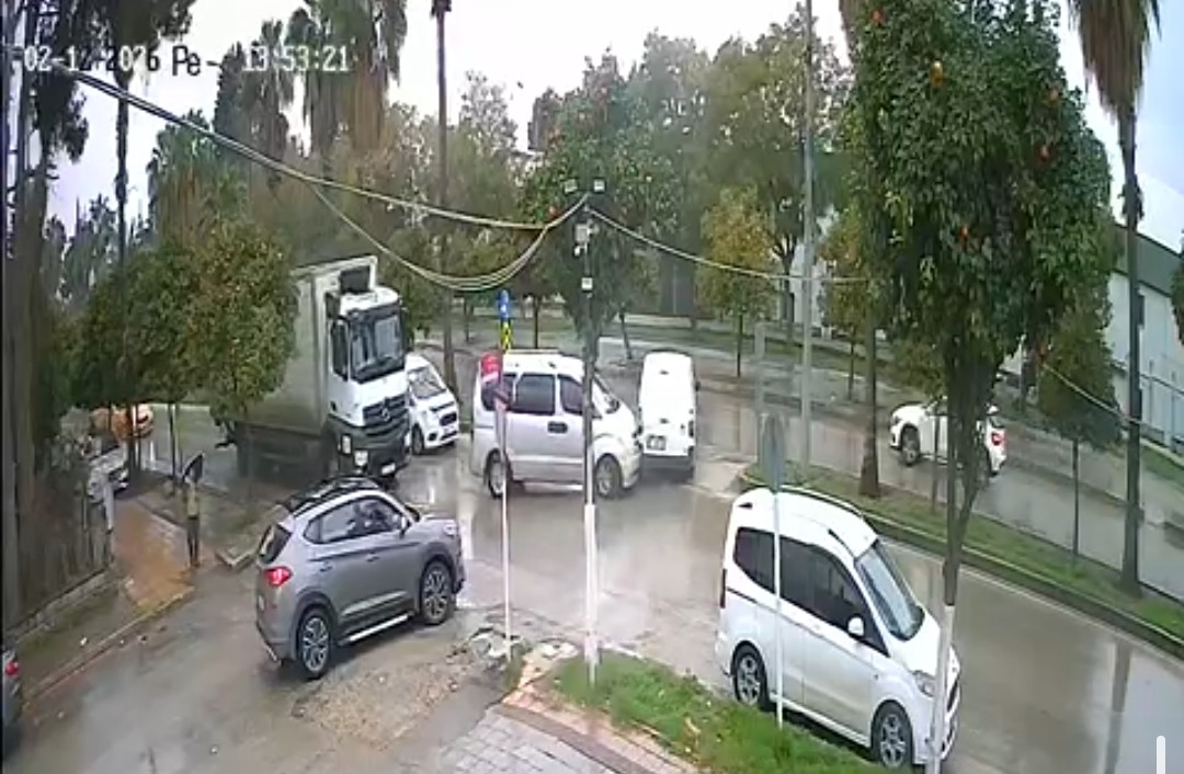 Barış Bulvarı’ndaki ara geçişler, kazalara davetiye çıkarıyor