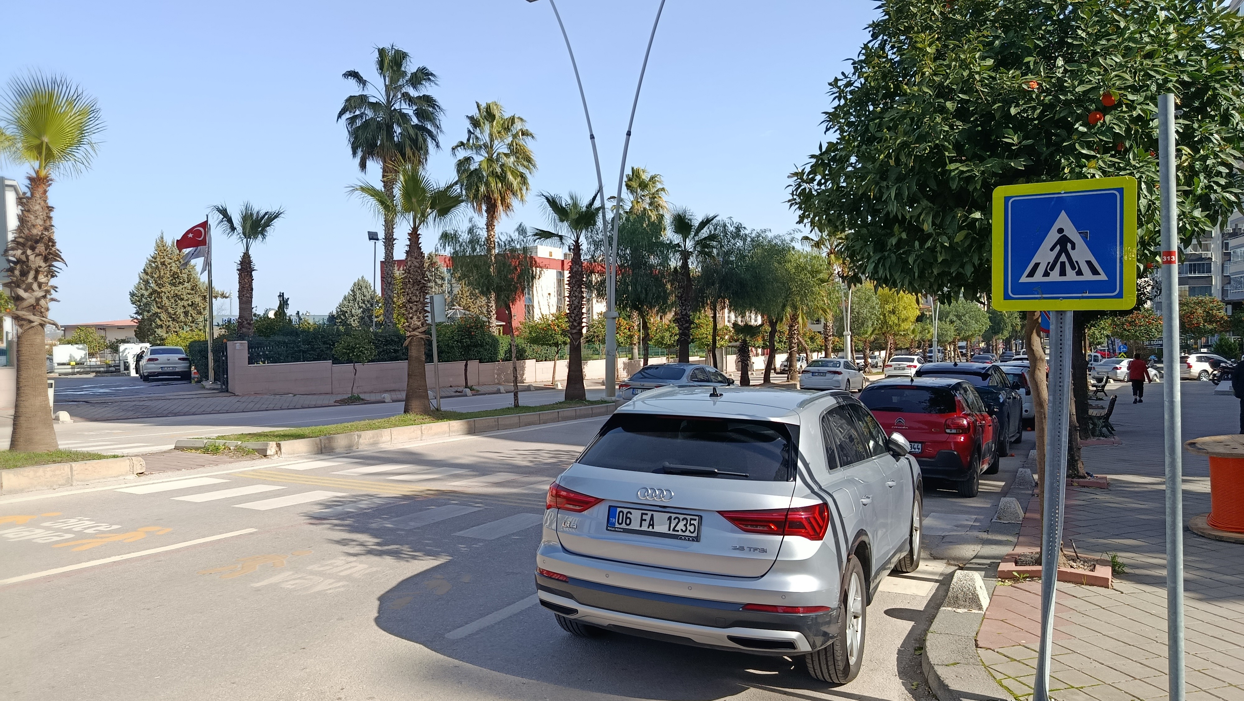 Adana’da yaya geçidinde facia: 17 aylık Mahmut yaşamını yitirdi