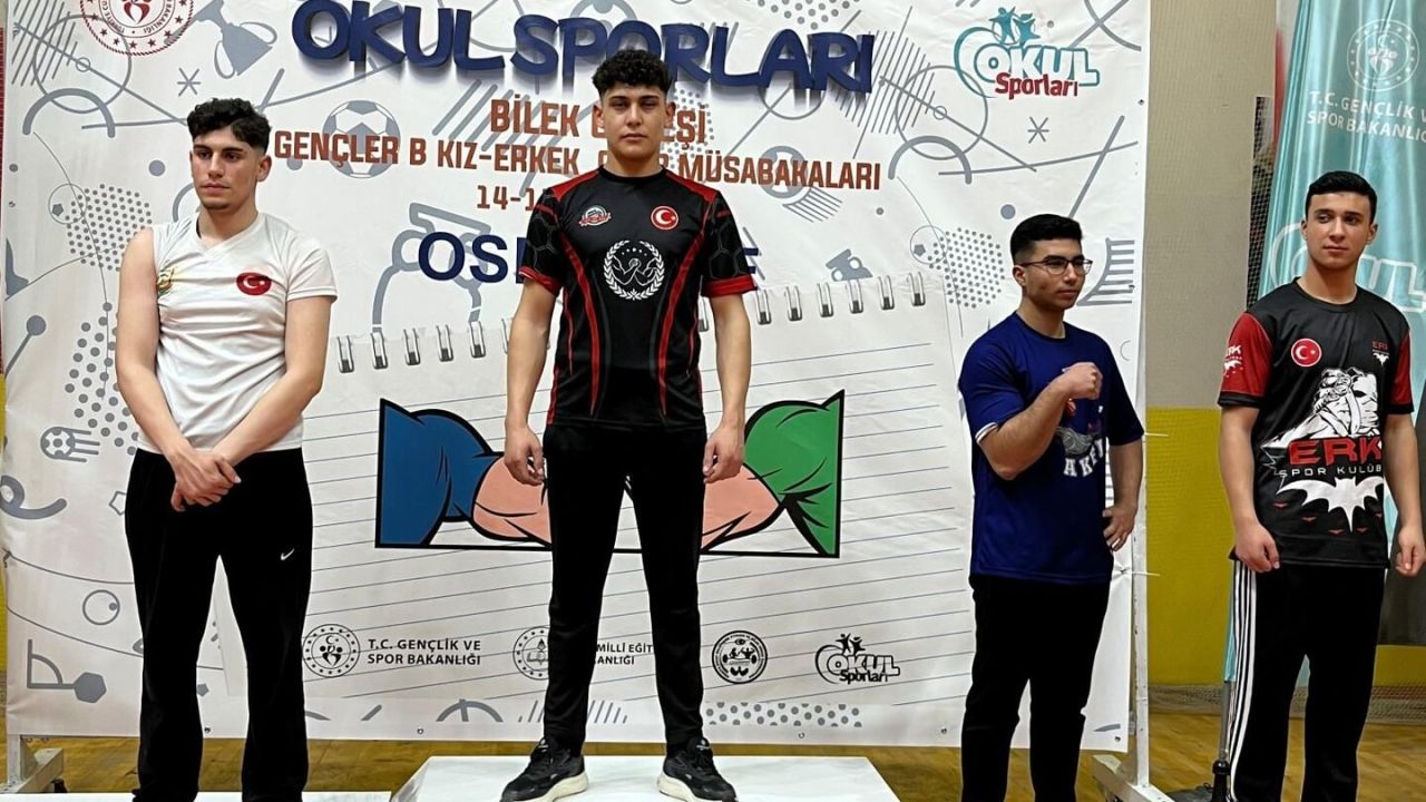 Atakan Durmuşoğlu’ndan çifte bölge şampiyonluğu