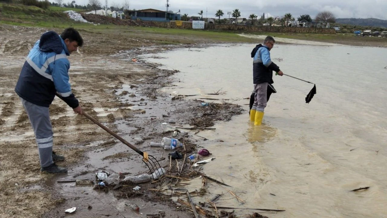 Adana’da sel sonrası temizlik seferberliği