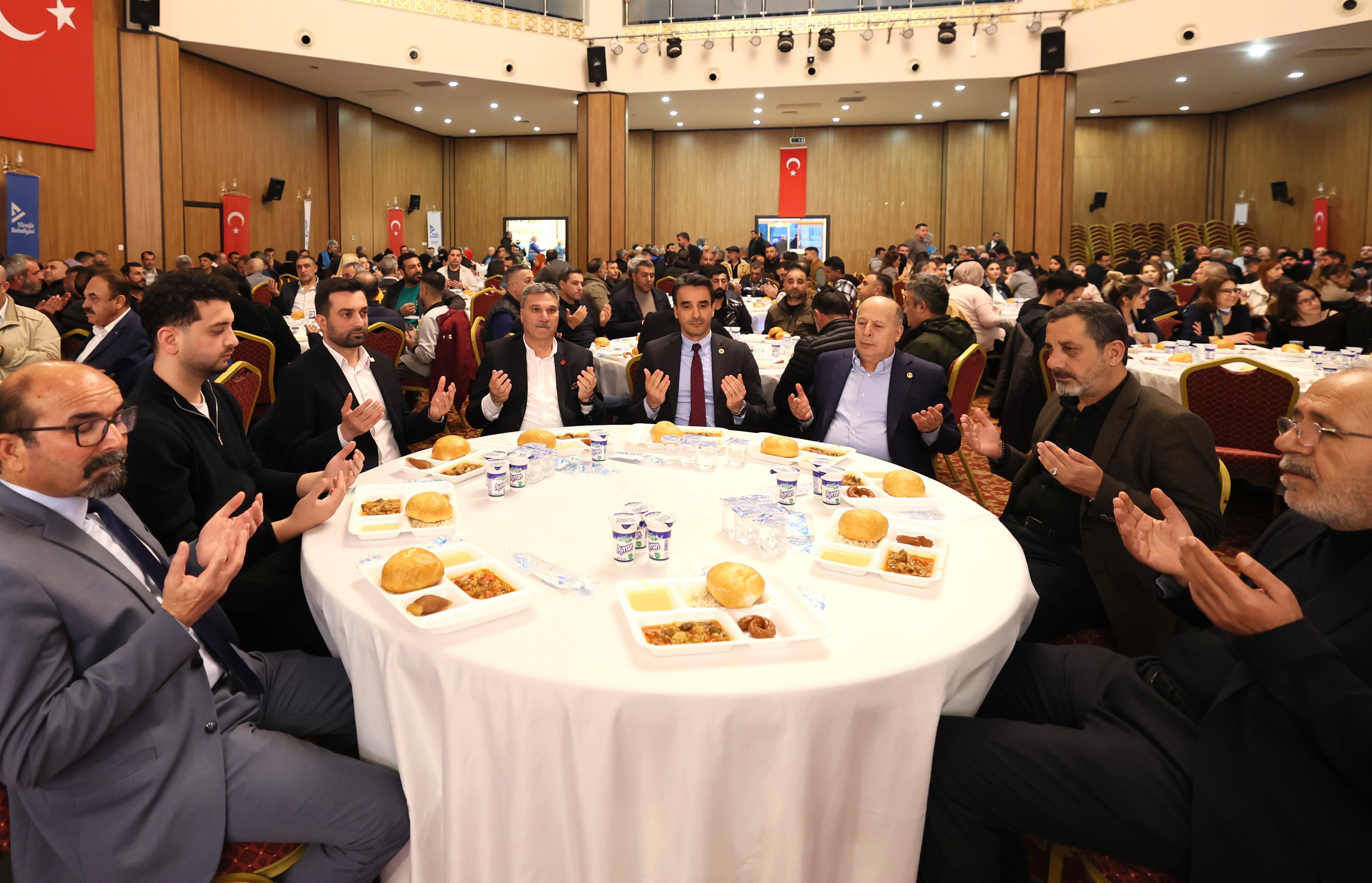 Başkan Ali Demirçalı’dan Personeline İftar Yemeği