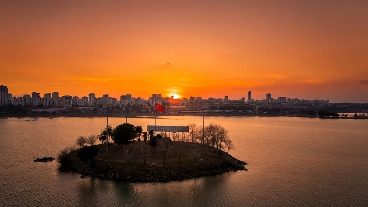 Seyhan Baraj Gölü’nde gün batımı Adana’yı büyüledi