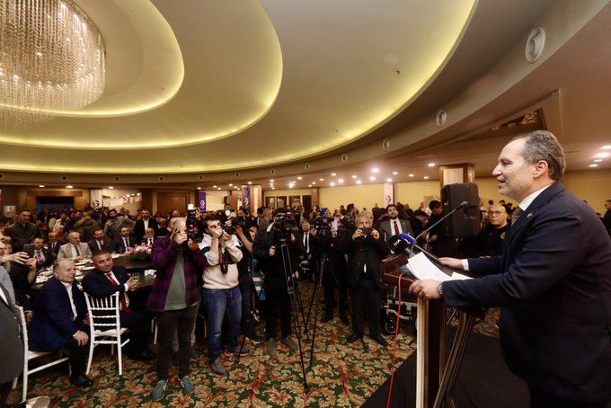 Fatih Erbakan, Adana’da Necmettin Erbakan’ı anma programına katıldı