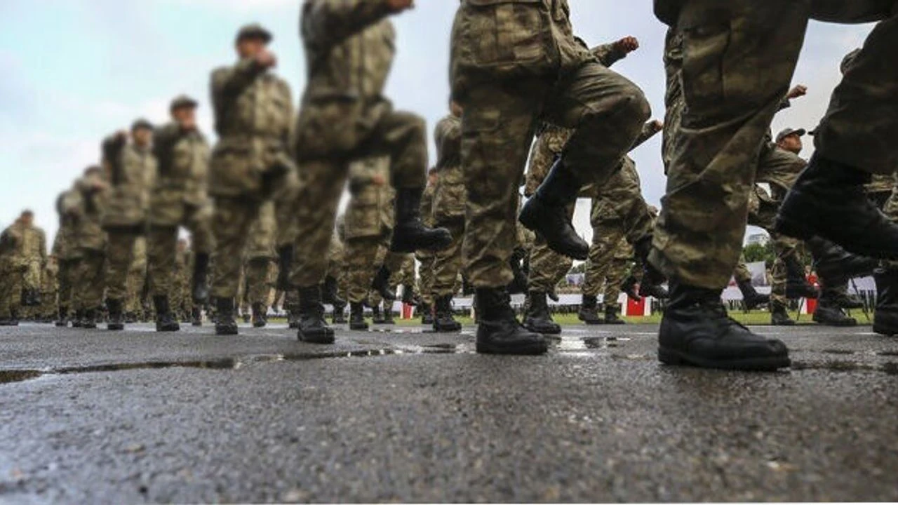 Bedelli askere gideceklere kötü haber: Dudak uçuklatan zam geliyor!