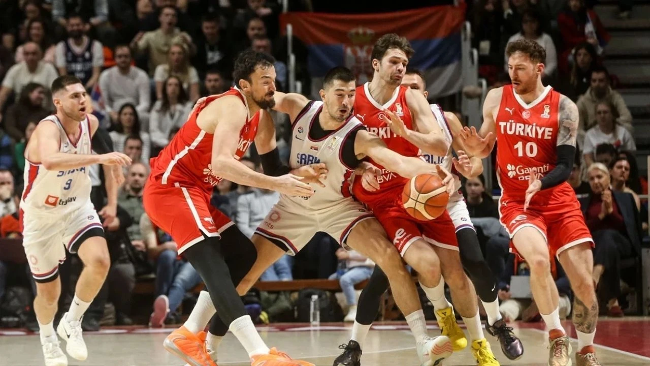 12 dev adam Sırbistan karşısında tur için sahada