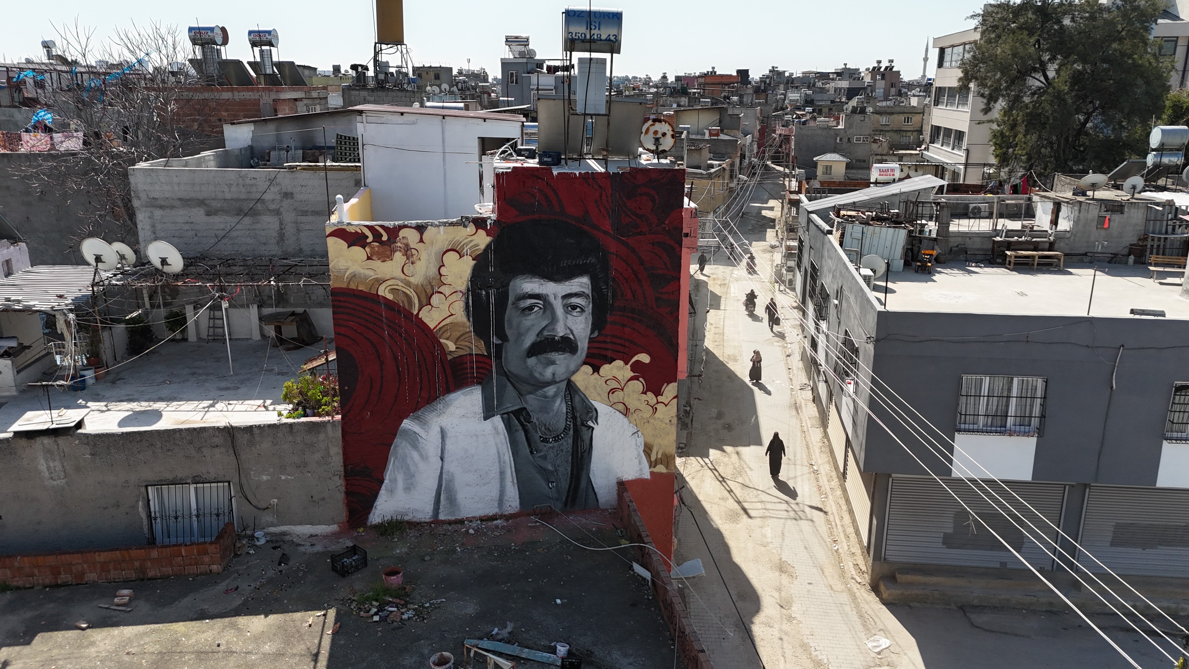 Müslüm Gürses ölümünün 13. yılında Adana'da çalıştığı kahvehanede anıldı