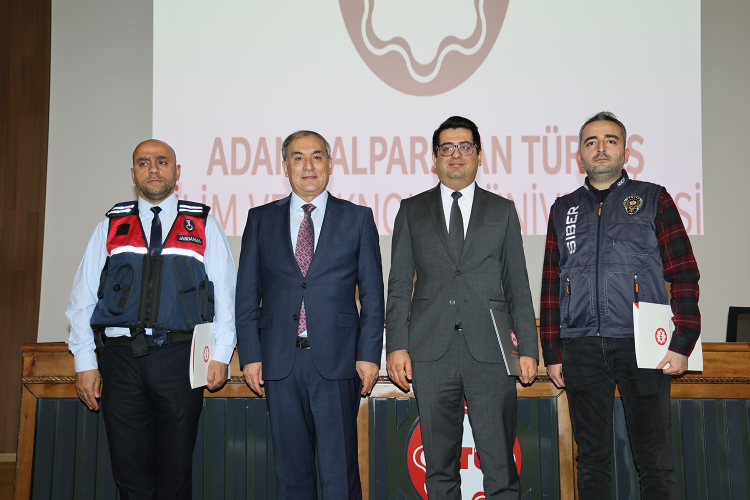 ATÜ'de öğrenciler İBAN dolandırıcılığına karşı bilgilendirildi