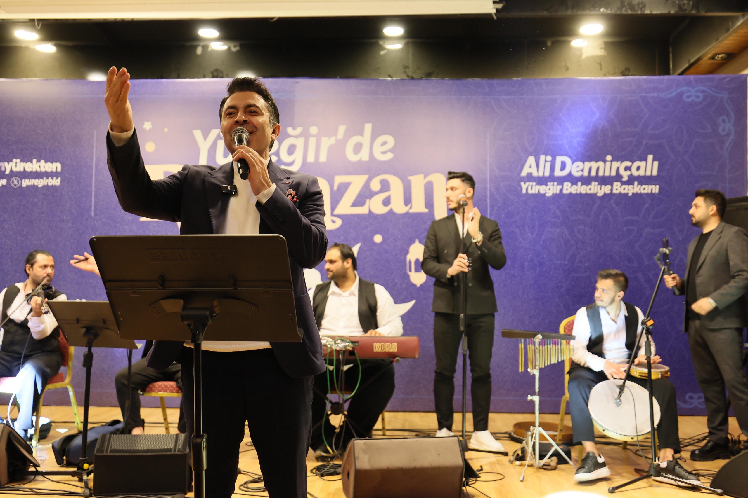 Yüreğir’de Abdurrahman Önül konserine yoğun ilgi