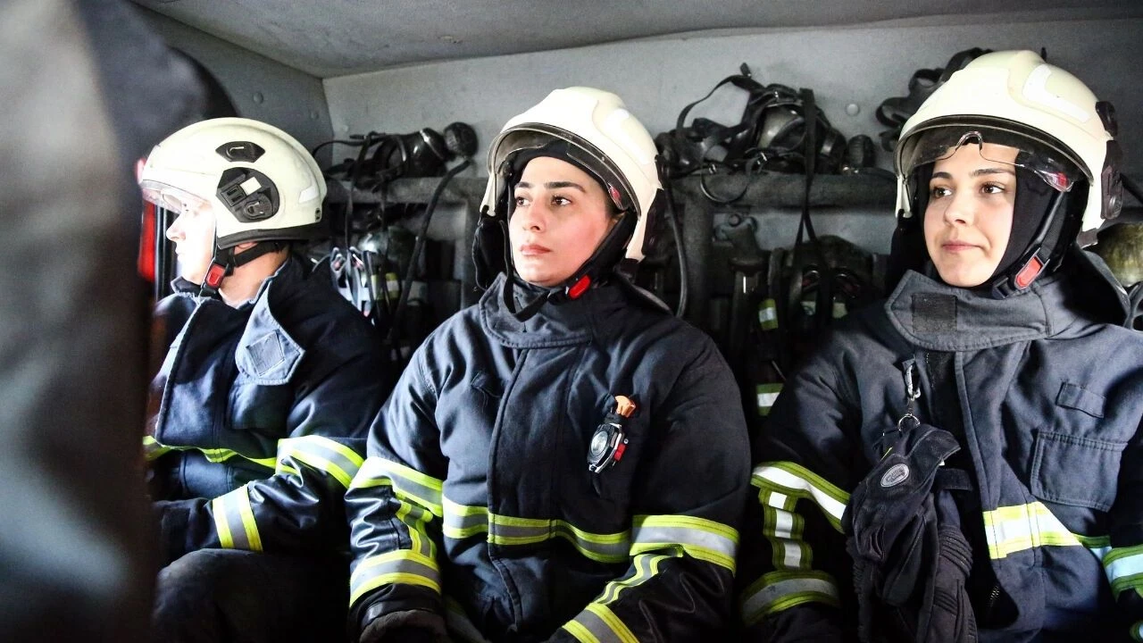 Adana’nın kahraman kadınları: Ateşin içinden hayat kurtarıyorlar