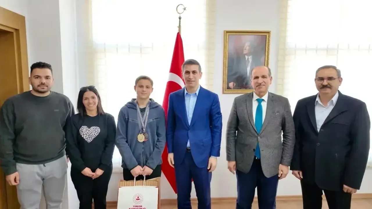 Yüreğirli sporcu Abdulhamit Ahmet’ten Türkiye rekoru