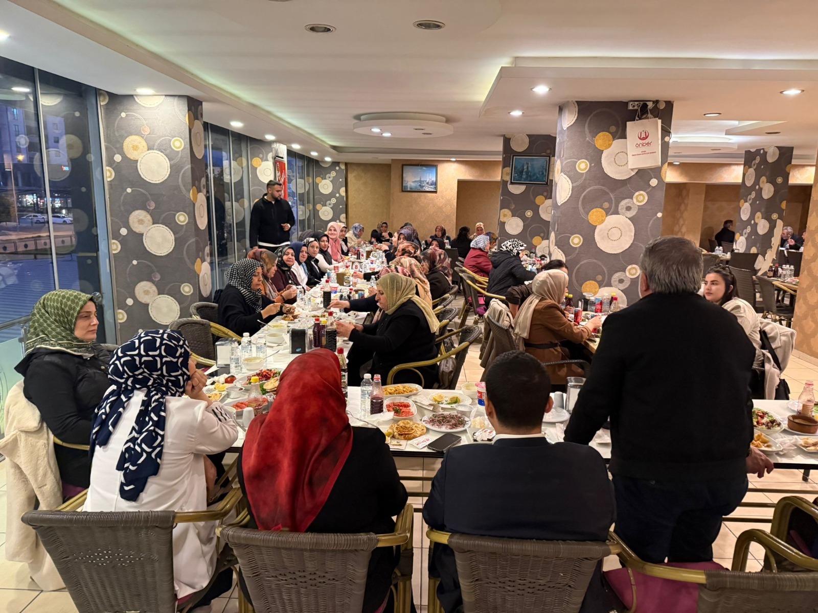 AK Parti Yüreğir Kadın Kolları Sancaklı'nın İftar Sofrasında buluştu