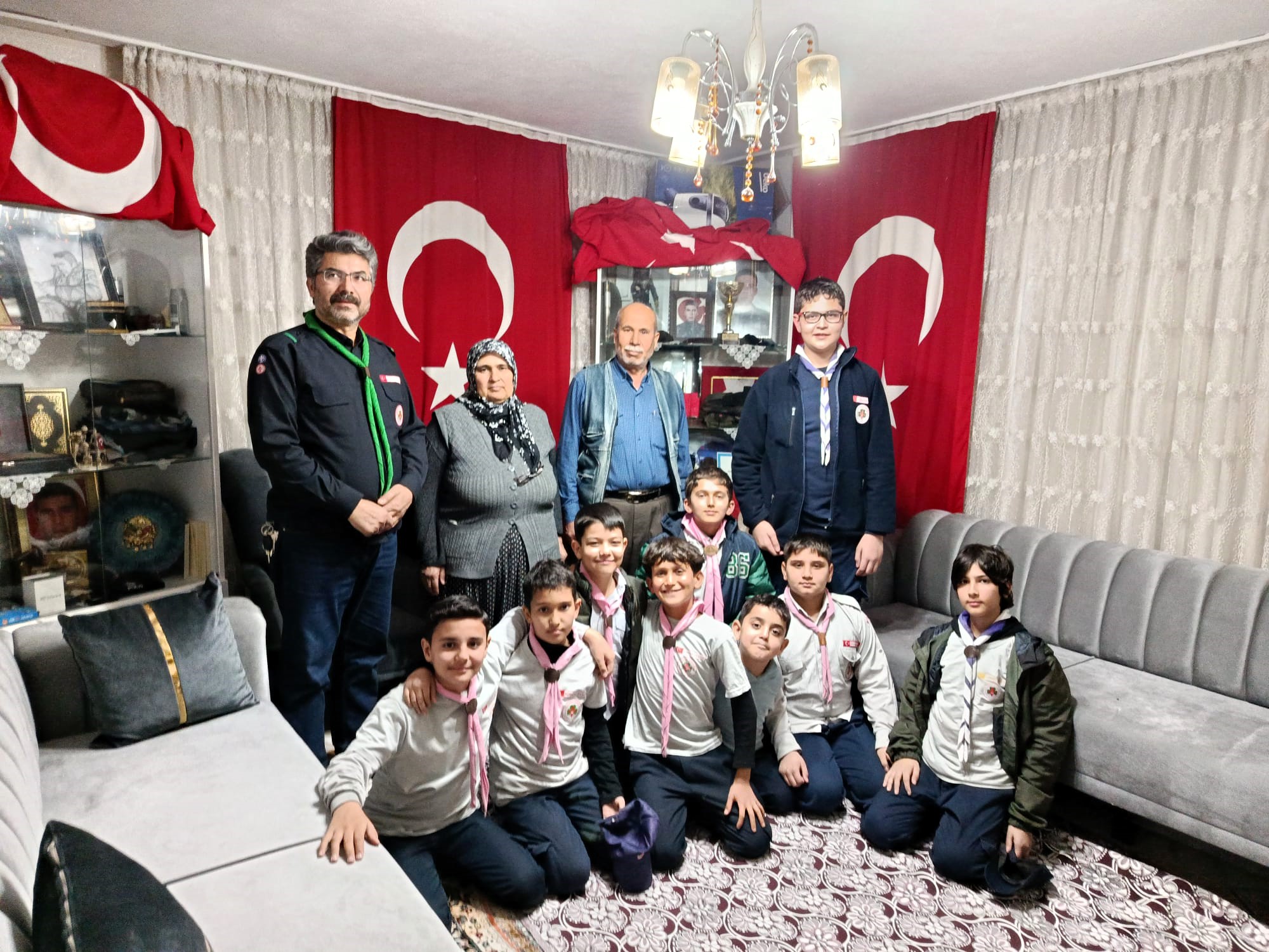 Sarıçam'da vefa sofrası: İzciler şehit ailesinin konuğu oldu