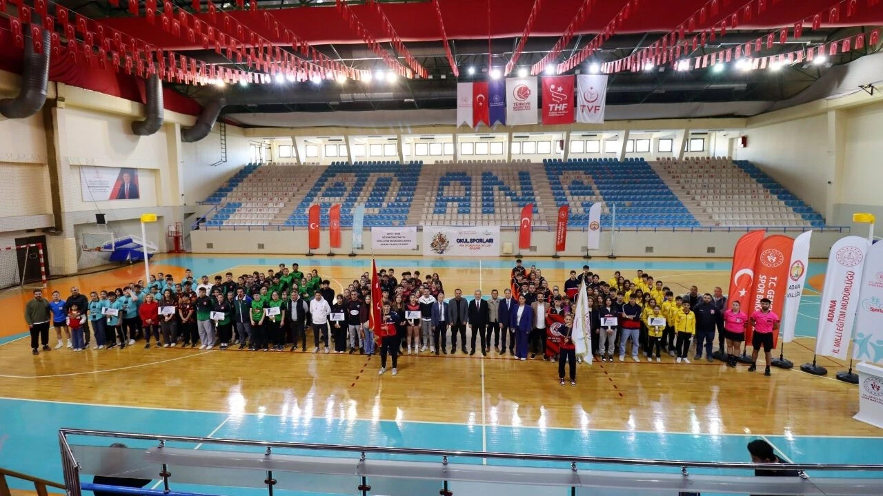 Adana’da korfbol gençler ve yıldızlar grup müsabakaları başladı