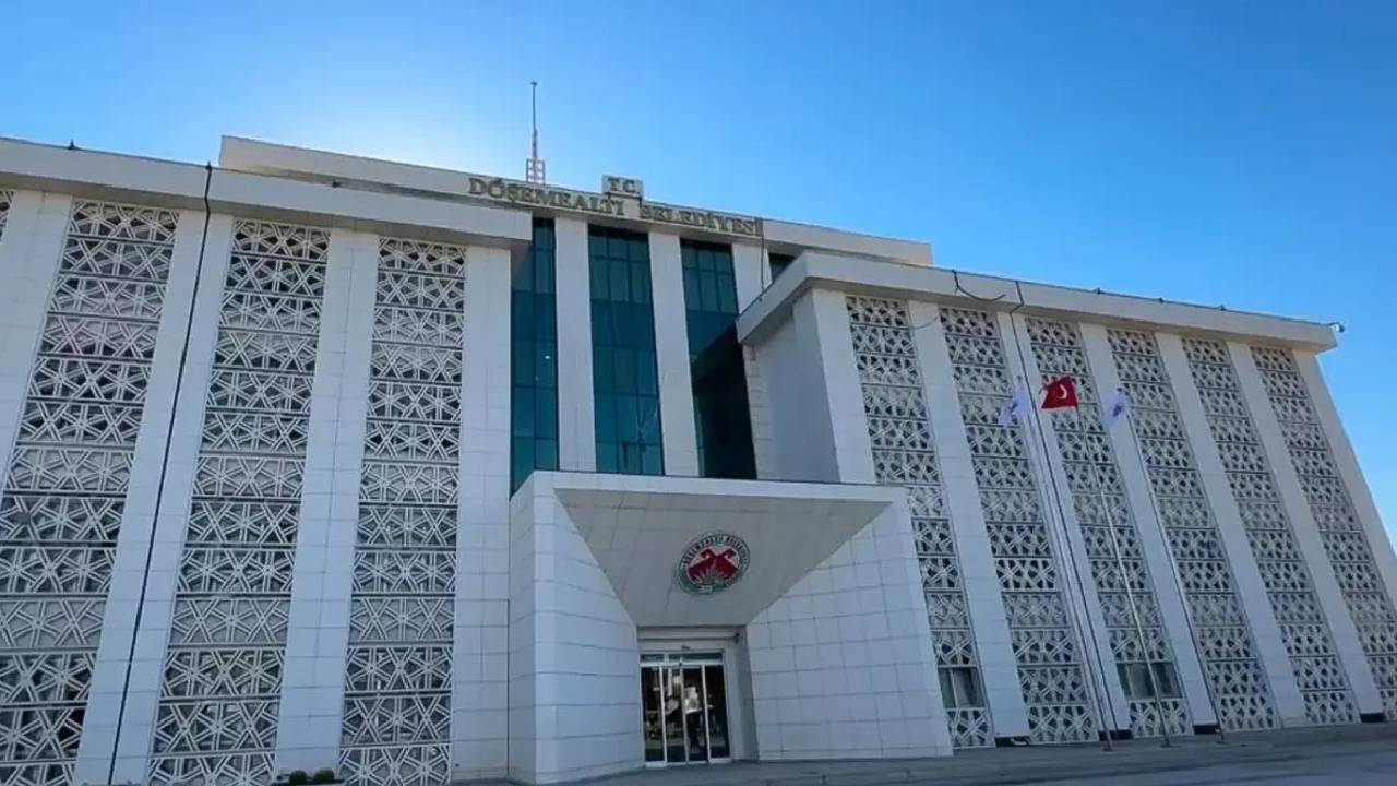 Döşemealtı Belediyesi'ne operasyon: Eski belediye başkanı dahil 22 kişi hakkında gözaltı kararı verildi!