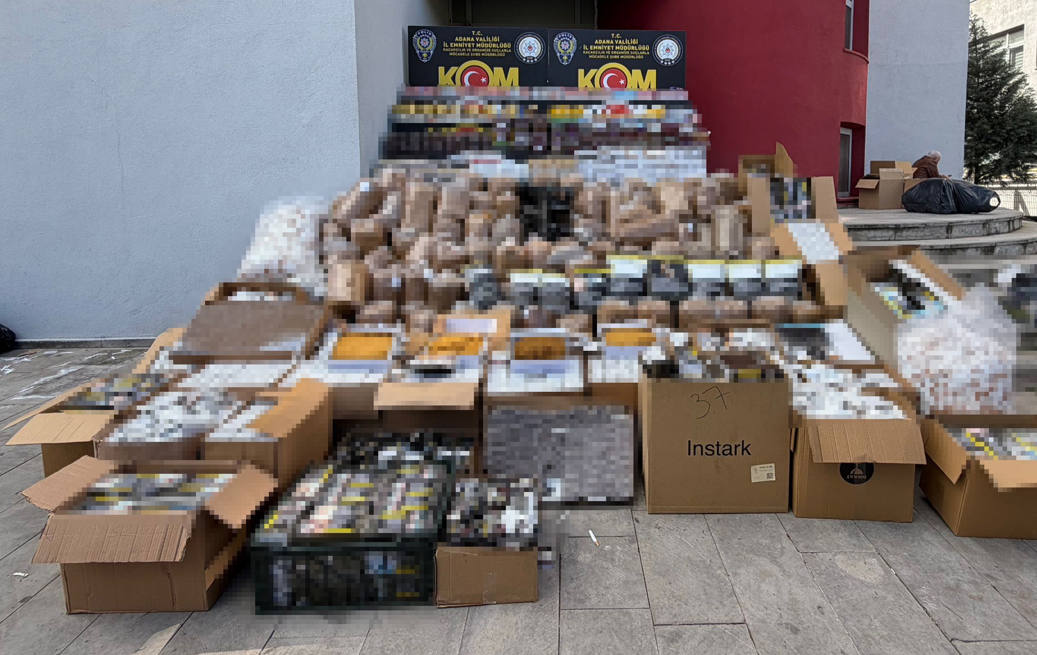 Adana'da kaçakçılık operasyonu: 37 kişi gözaltına alındı