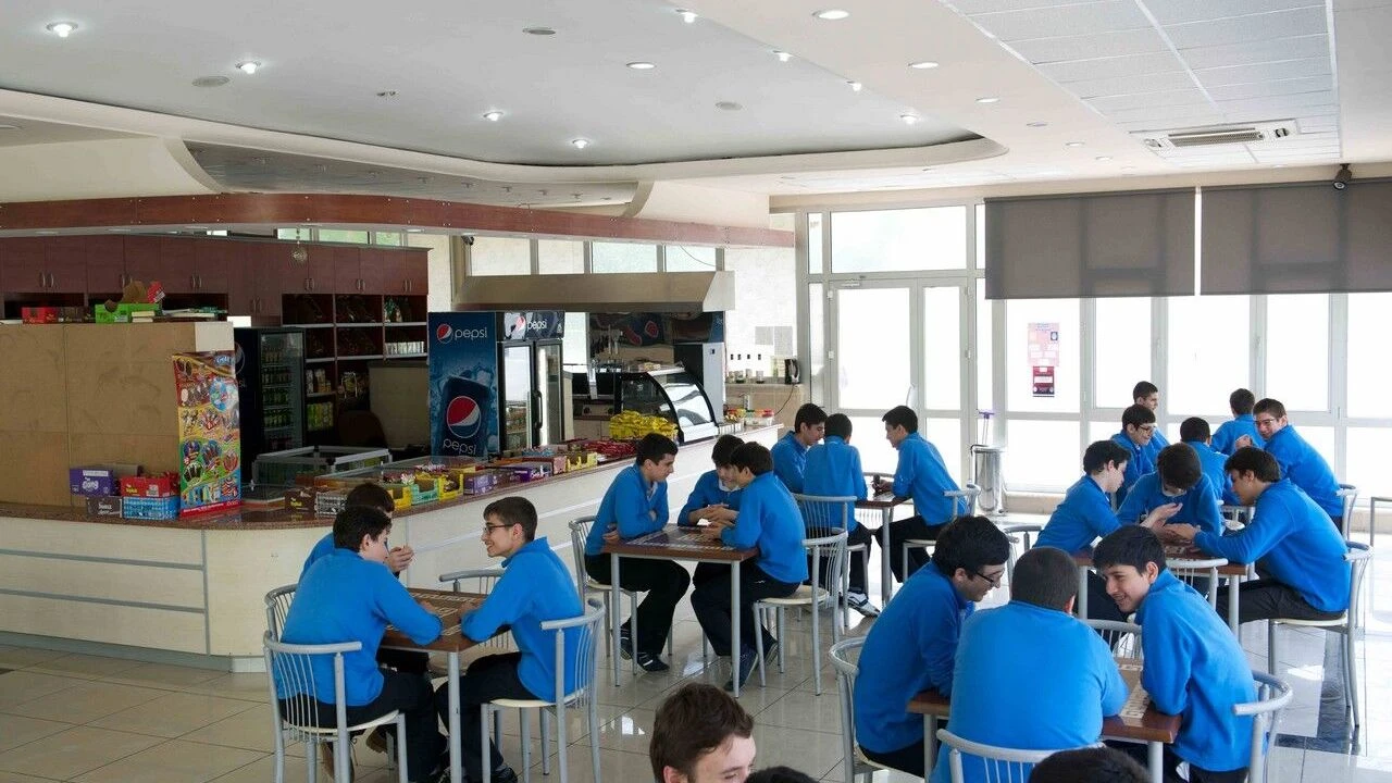 Öğrencilere müjde: Aylık 2 Bin TL'lik "kantin kartı" geliyor!