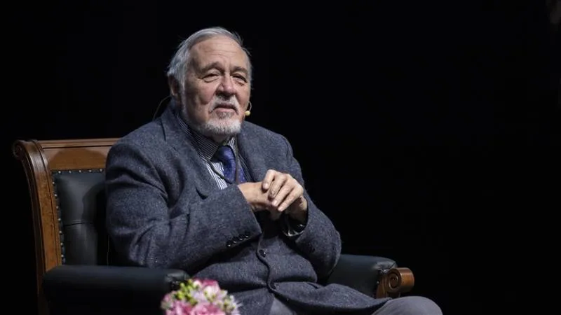 Tarihçi ve yazar İlber Ortaylı hayatını kaybetti