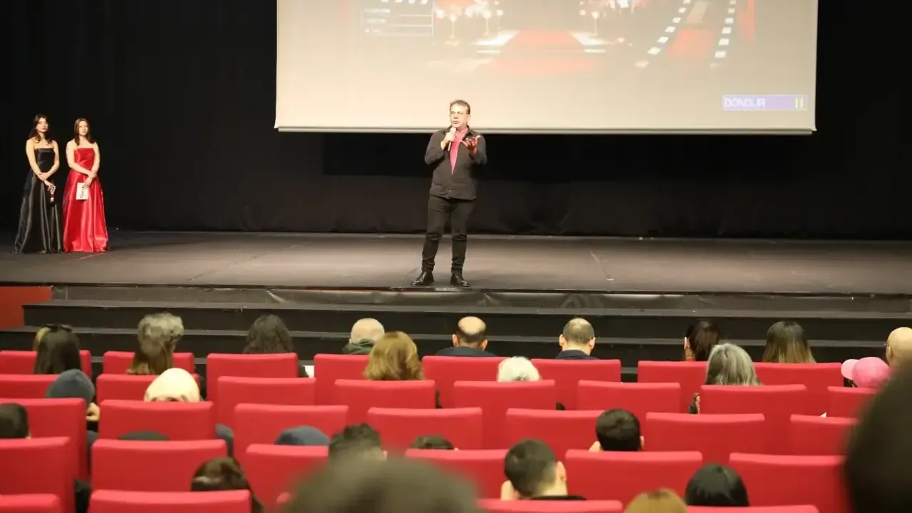 Çukurova Üniversitesi’nde genç sinemacıların filmleri izleyiciyle buluştu