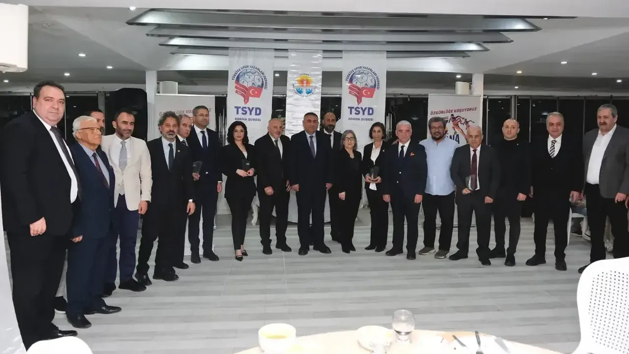 TSYD Adana’da spor basını başarı ödülleri sahiplerini buldu