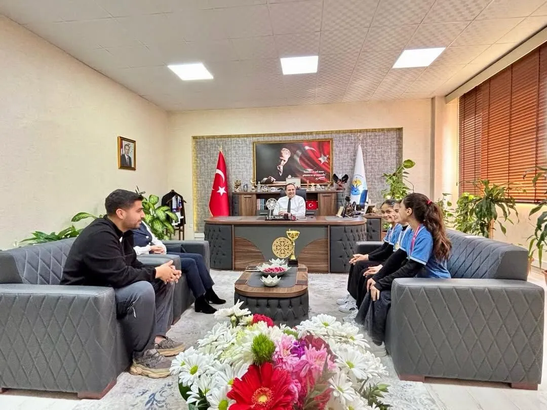 İl birincisi öğrencilerden Murat Çelik’e ziyaret